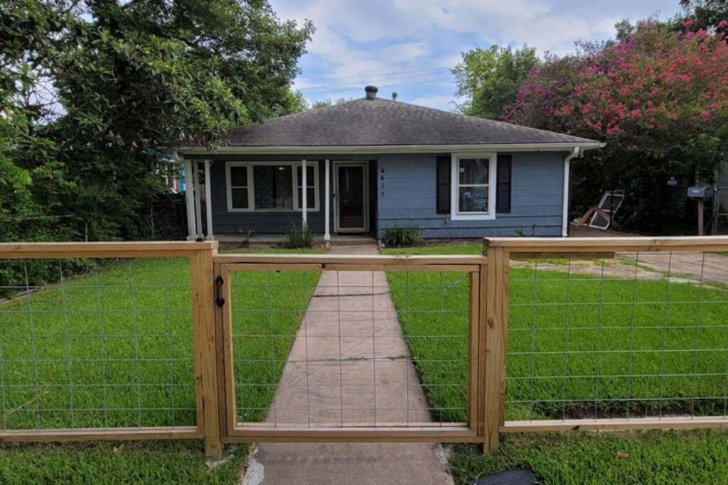 The Harby Street House - Close To U Of H, Stadiums, Downtown, Med Center Хьюстон Экстерьер фото